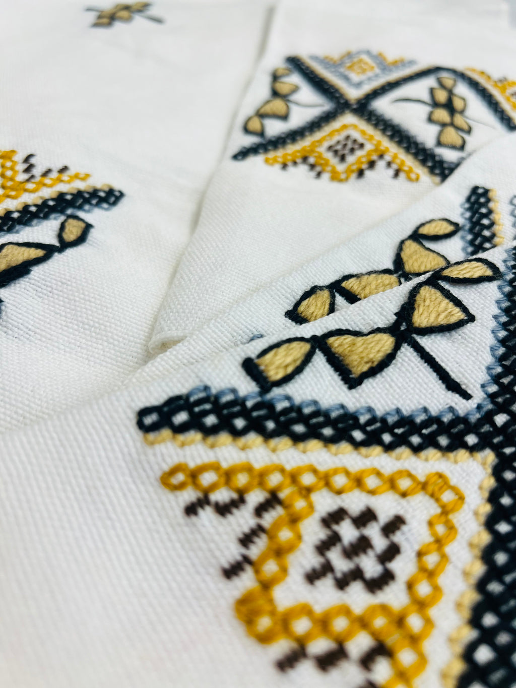 Hand Embroidered Table Set